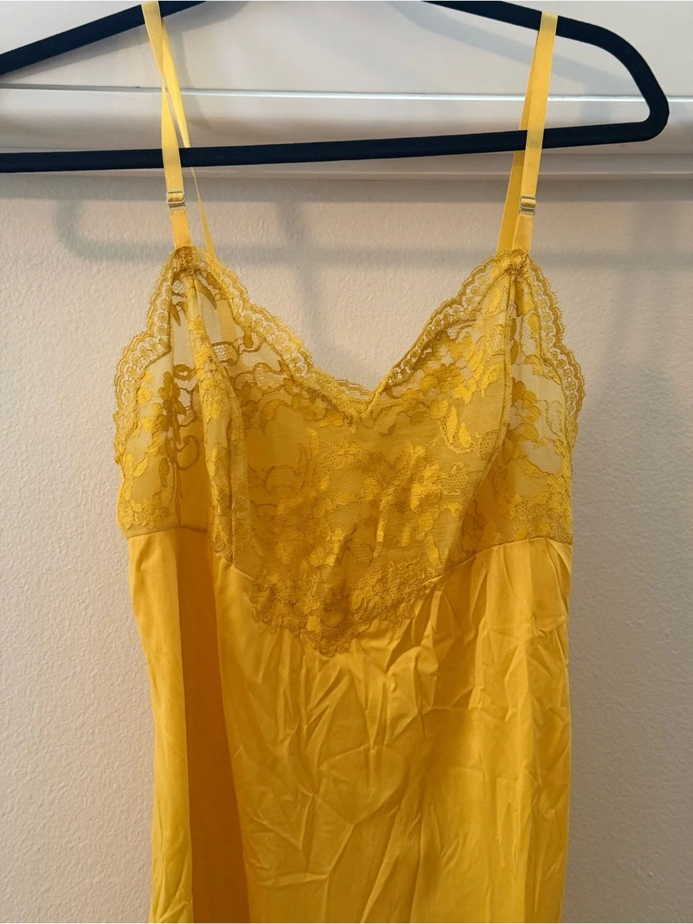 Vintage Yellow Lace-Trim Slip - Picture 4 of 4
